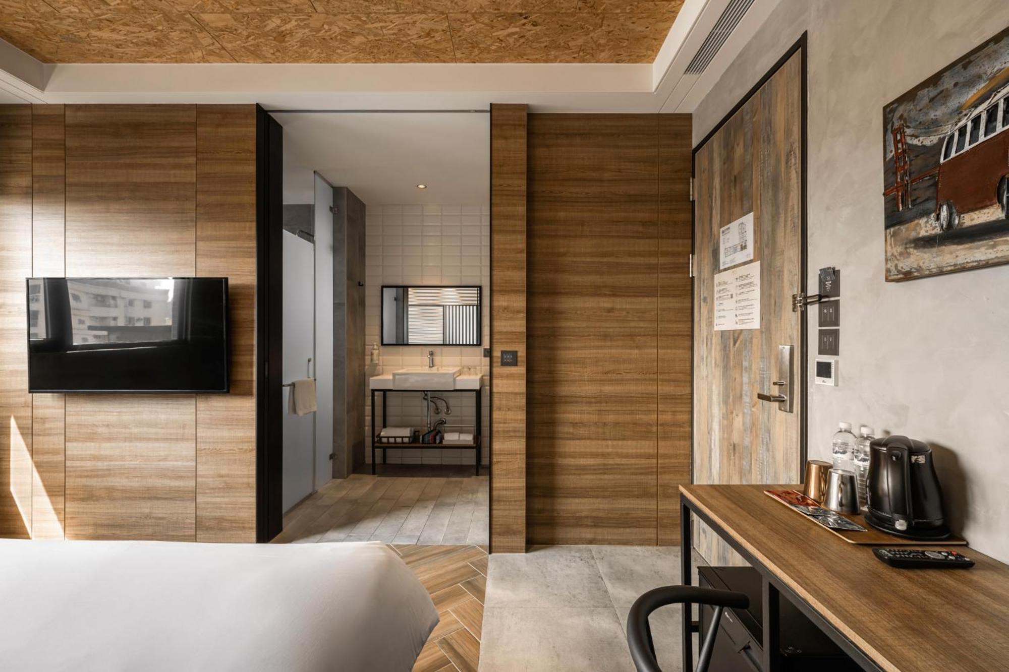 Hotel Leisure 台南行旅-巷弄潮旅 Zewnętrze zdjęcie