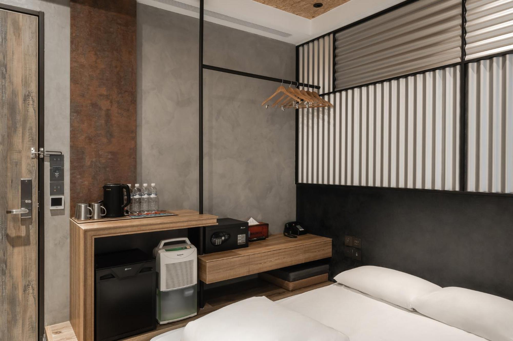 Hotel Leisure 台南行旅-巷弄潮旅 Zewnętrze zdjęcie